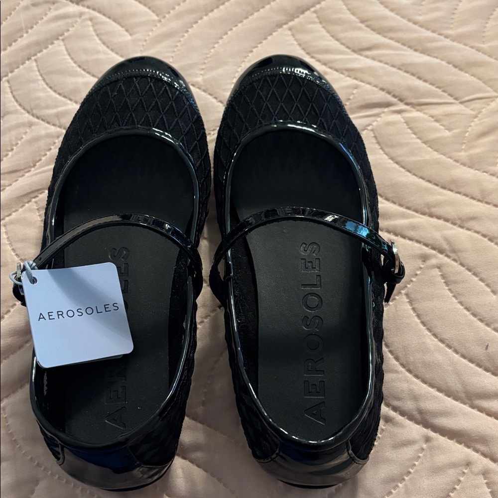 **NWT** AEROSOLES Black Patent Mary Jane Shoes